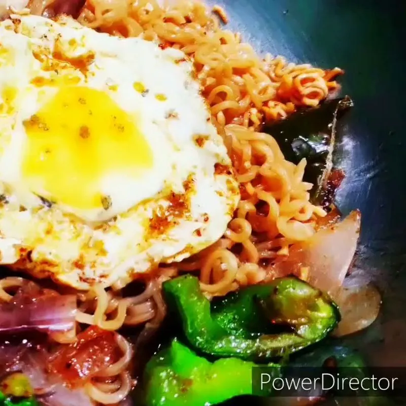 Current Noodles with Boiled Egg